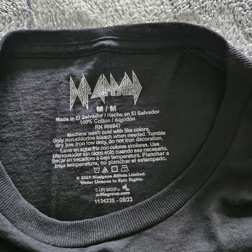 Def Leppard Black 'Animal' Graphic Short Sleeve Tee Size Medium - Picture 4 of 6
